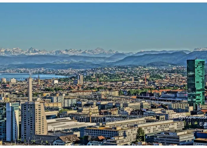 Turicum Mit Balkon Und Parkplatz Apartmán *