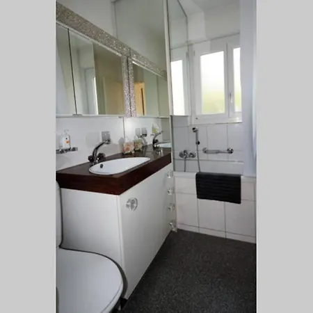 Apartamento Turicum Mit Balkon Und Parkplatz