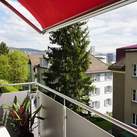 Turicum Mit Balkon Und Parkplatz Апартаменти Цюрих
