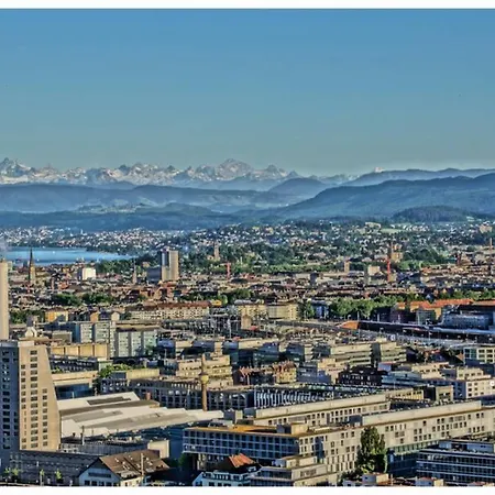 Turicum Mit Balkon Und Parkplatz Апартаменти *