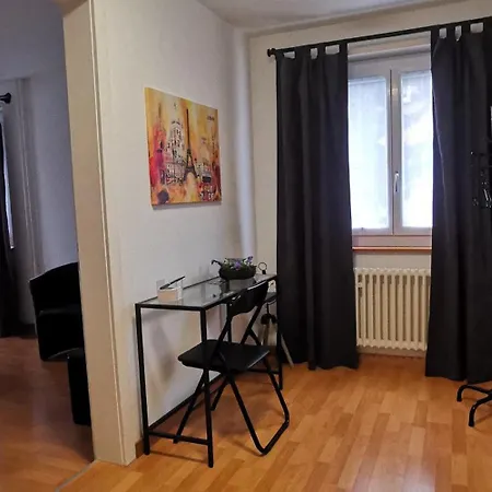 Turicum Mit Balkon Und Parkplatz Апартаменти