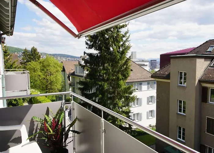 Turicum Mit Balkon Und Parkplatz アパート チューリッヒ