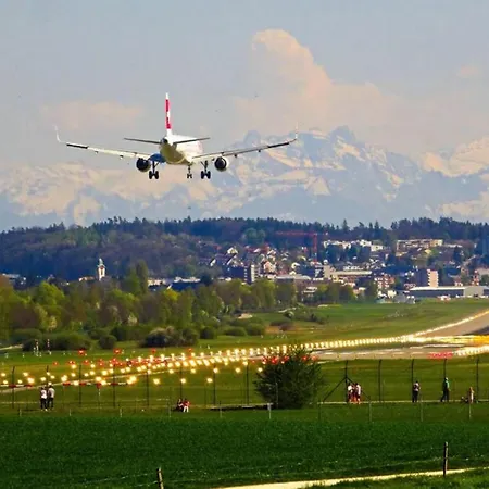 Turicum Mit Balkon Und Parkplatz * 취리히